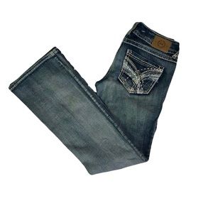Maurices Embroidered Jeans Size 3/4 Regular